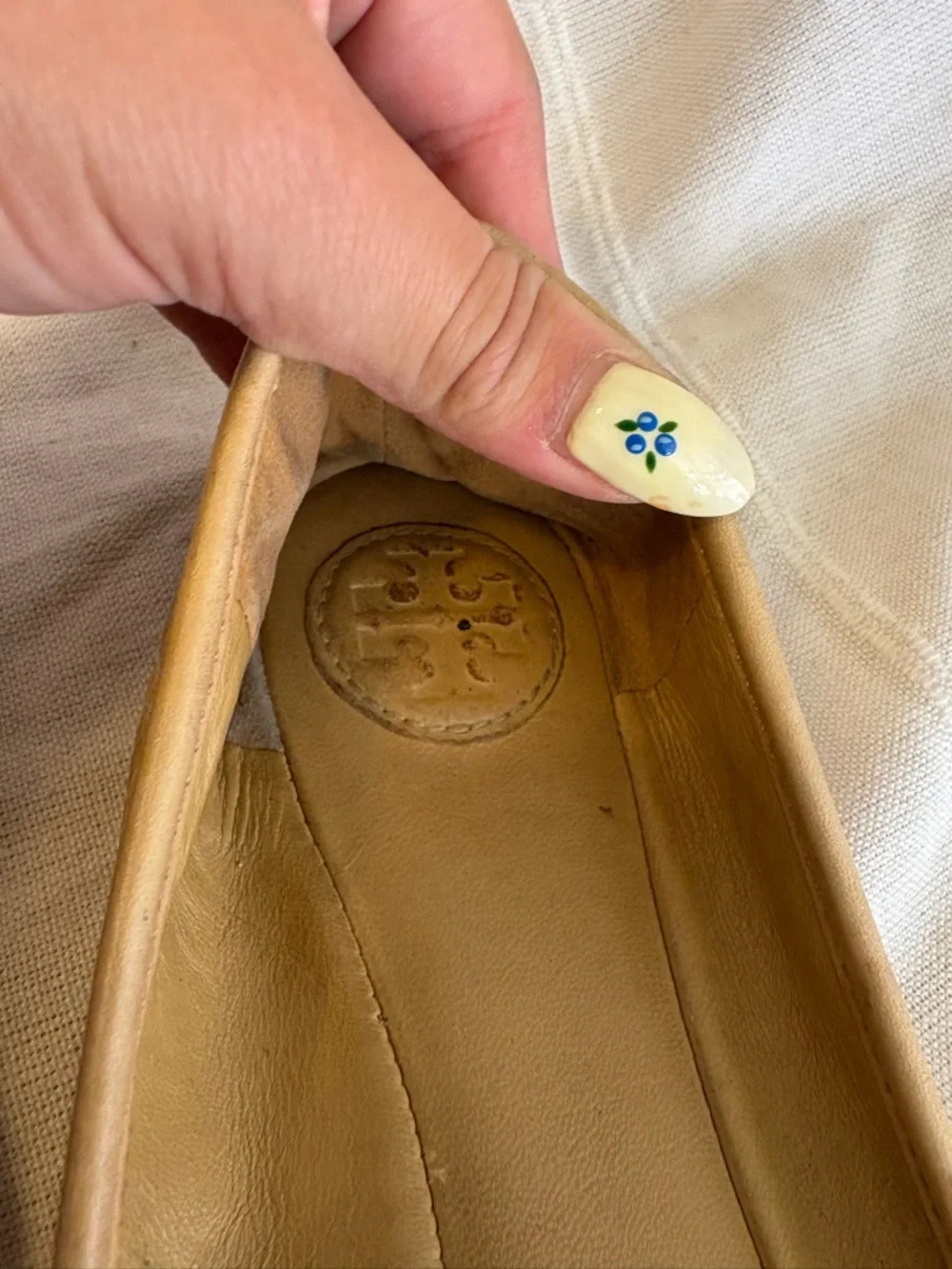 Tory Burch Chelsea Logo‎ Charm Ballet Flat